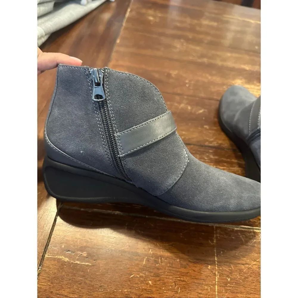 Trotters Mindy' Wedge Bootie - Picture 3 of 8